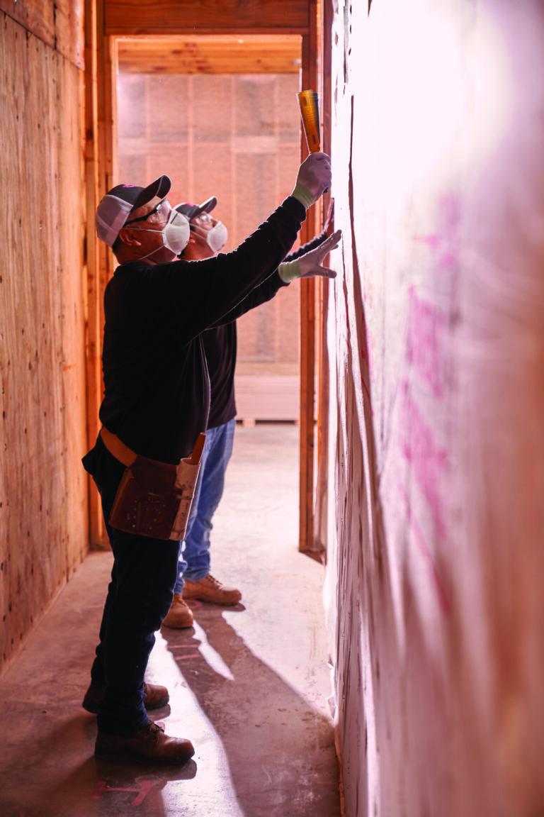 pro-pink insulation for walls installation